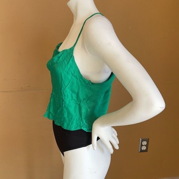Zara Cropped flowy green satin tank top with open back - Picture 5 of 10